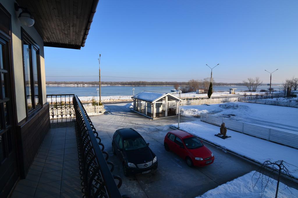 Knyazha Hora Hotel Kaniv Exterior photo