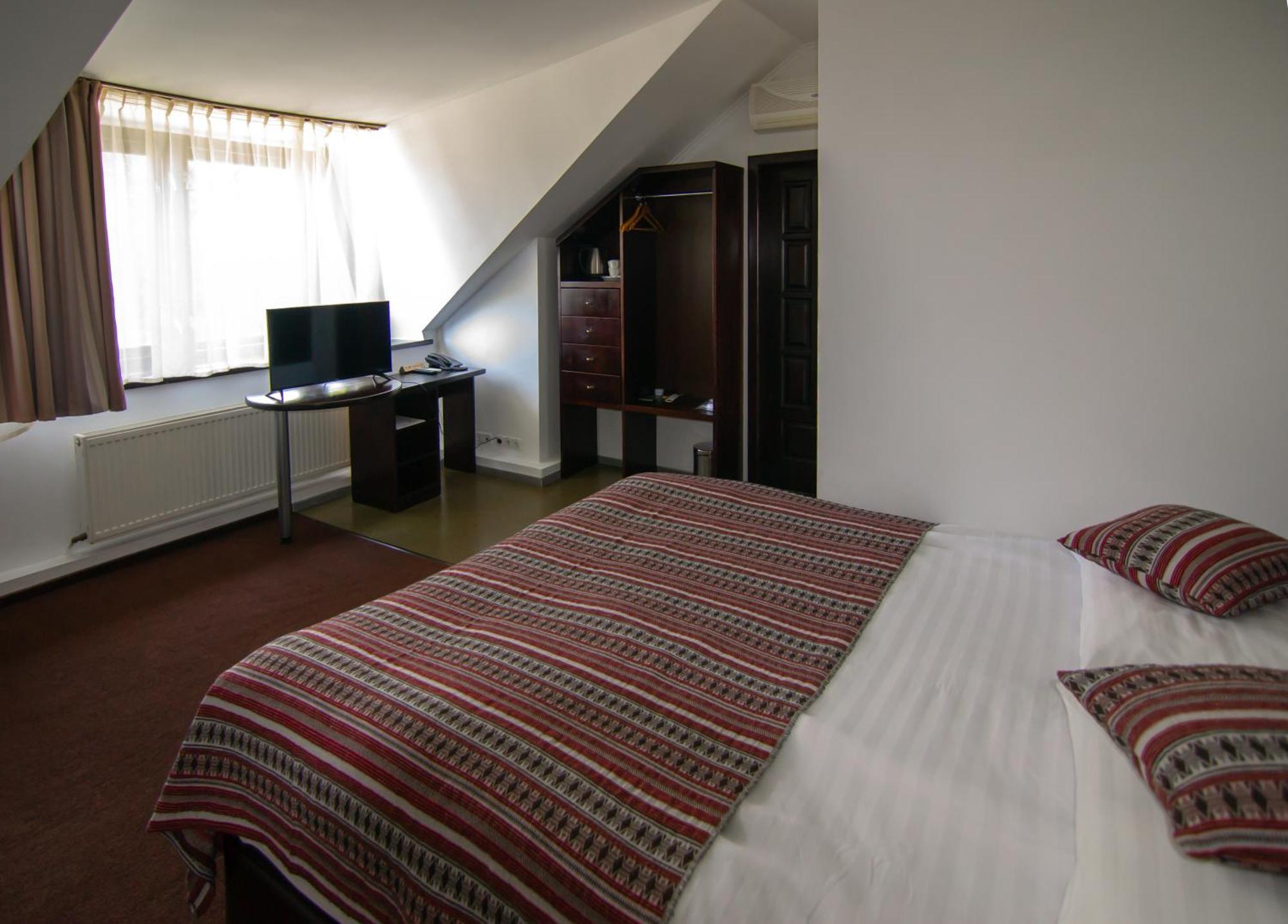 Knyazha Hora Hotel Kaniv Room photo